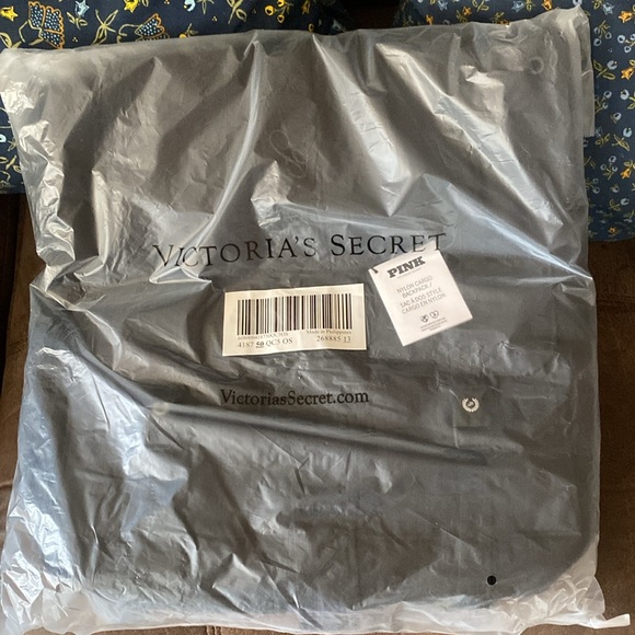 PINK Victoria’s Secret Nylon Cargo Black Backpack - Picture 4 of 8